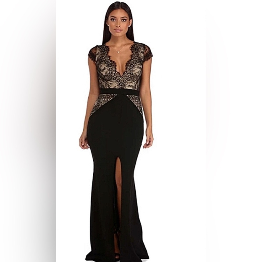 Size 4 Windsor lace insert gown